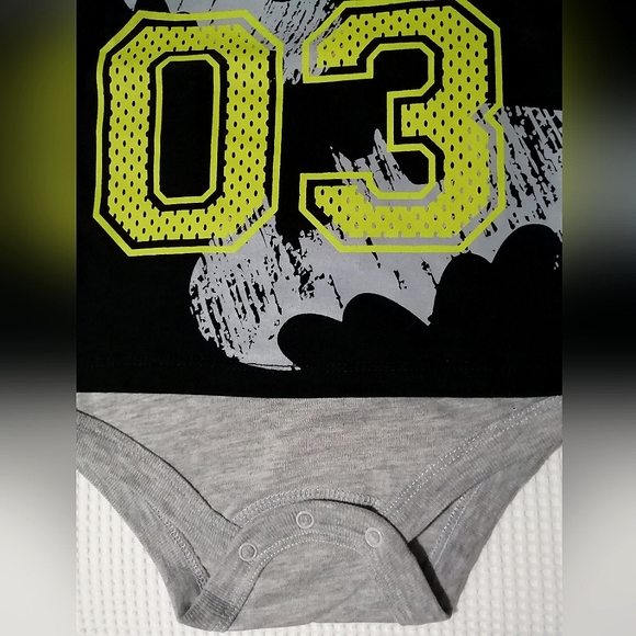 🔥SALE🔥 Batman DC Comics Baby Boy's Onesie with Tank Top NWT Sizes 6-9M, 9-12M - Picture 2 of 9